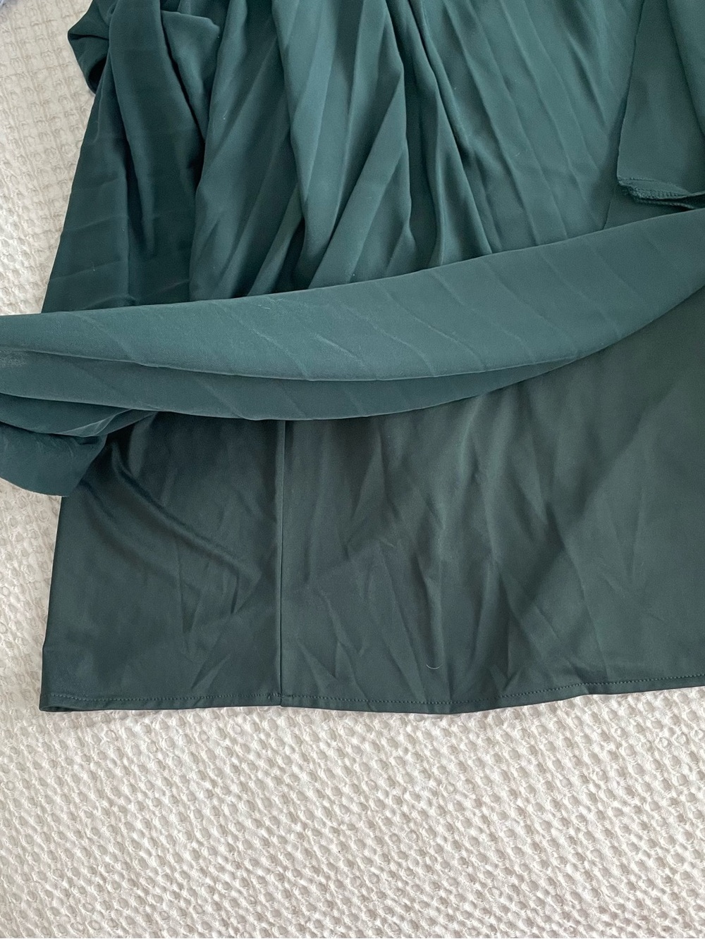 BCBGMaxAzria Forest Green V-Neck Pleated Midi Dress - Size L - Picture 8 of 9